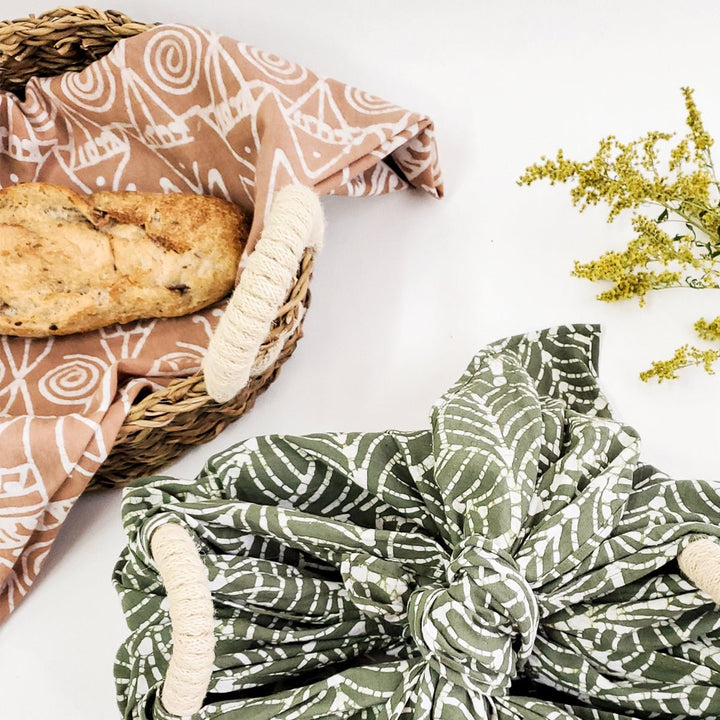 Oval BREAD BASKET WITH WARMING STONE, Flower