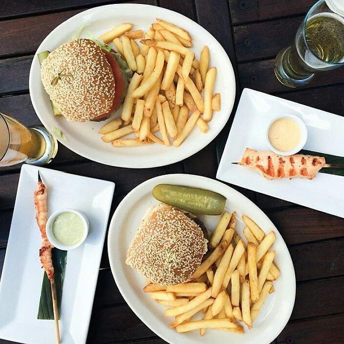 Fine Porcelain Rolled Rim White 12" Platter, Oval