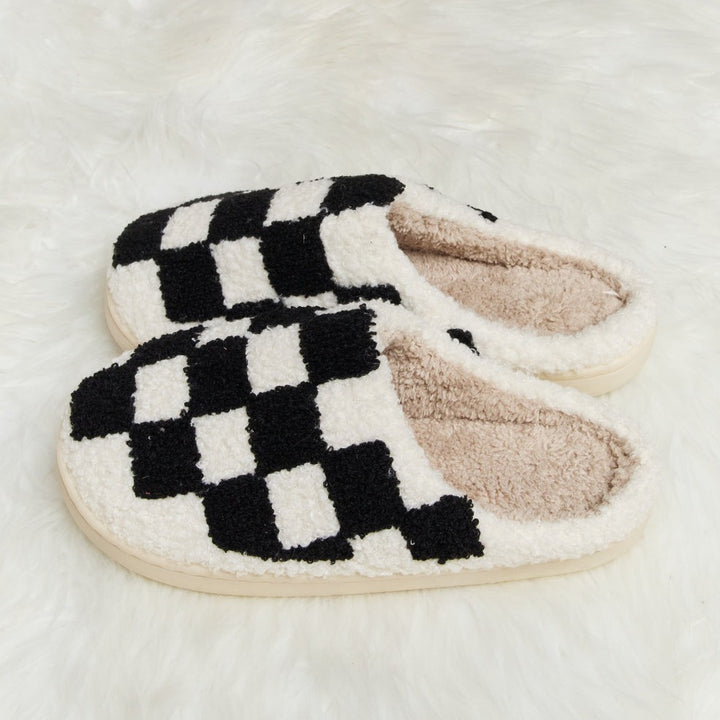 Plush Closed-Toe Slippers, Checkered