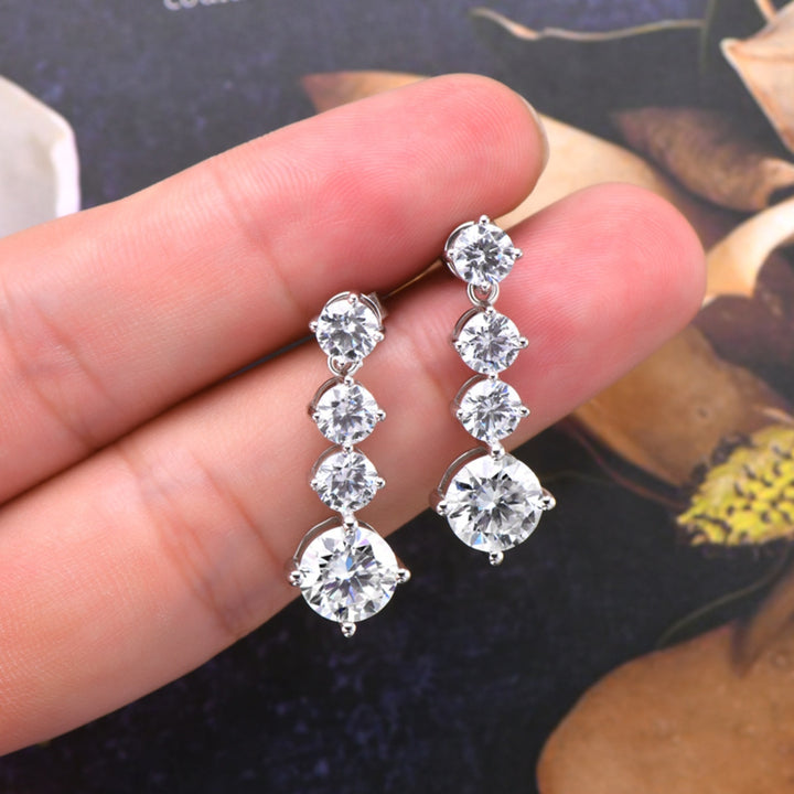 Lovely 925 Silver Drop Earrings, 4 Carat Moissanite