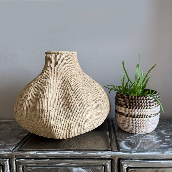 Handmade Garlic Tonga Sculptural Basket, Various Sizes