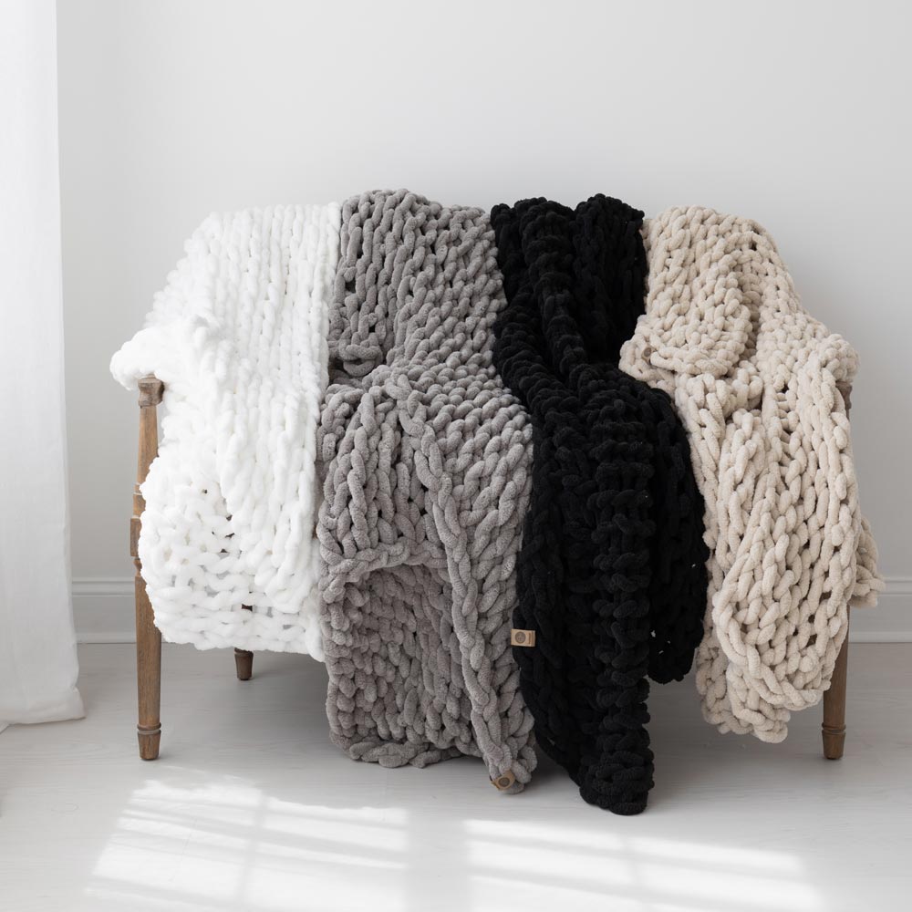 Big Infinite Chunky Knit Blanket, White