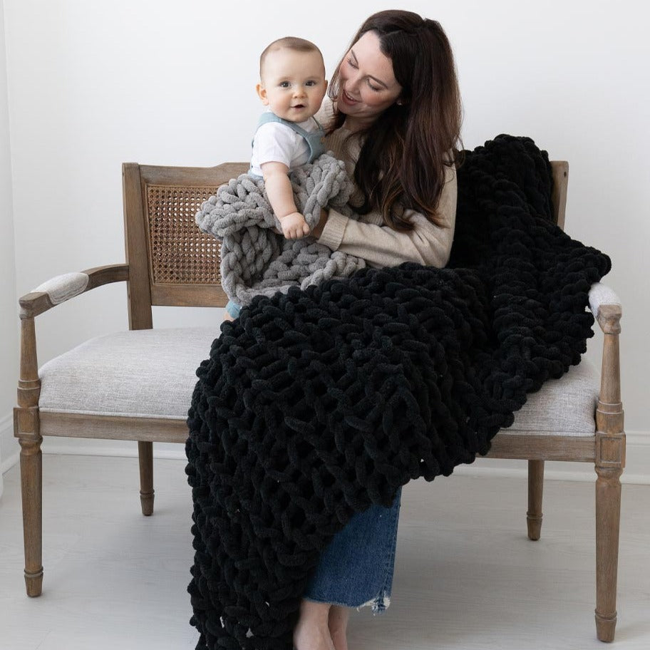 Big Infinite Chunky Knit Blanket, Onyx