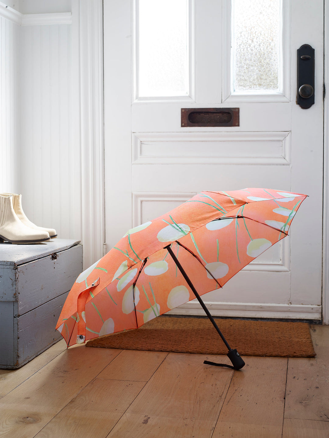 Compact Umbrella, Cream Flowers on Orange