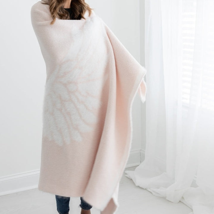 Big Wings Dream Blanket, Light Pink