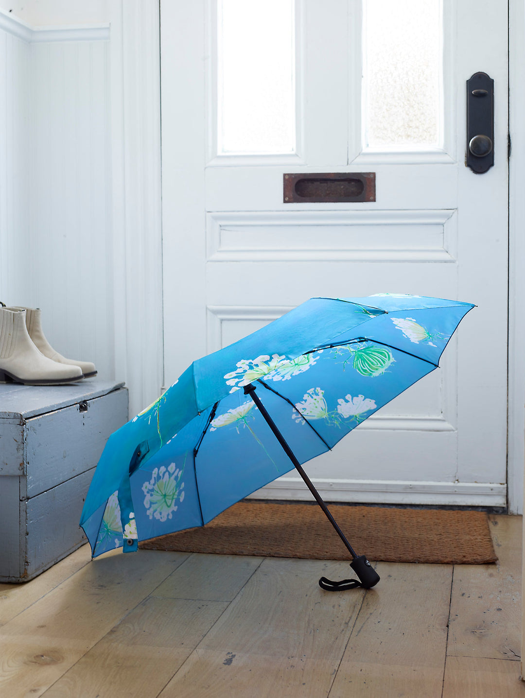 Compact Umbrella, Lace on Teal