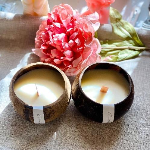 Hand-poured Coconut Shell Candle, Two Sizes