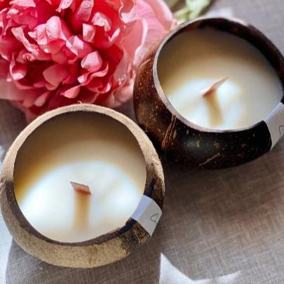 Hand-poured Coconut Shell Candle, Two Sizes